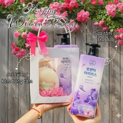 (Quà Tặng 20/10) Set Sữa Tắm On The Body Hoa Diên Vĩ (1 Sữa Tắm + 1 Bông Tắm + 1 Túi Nơ)